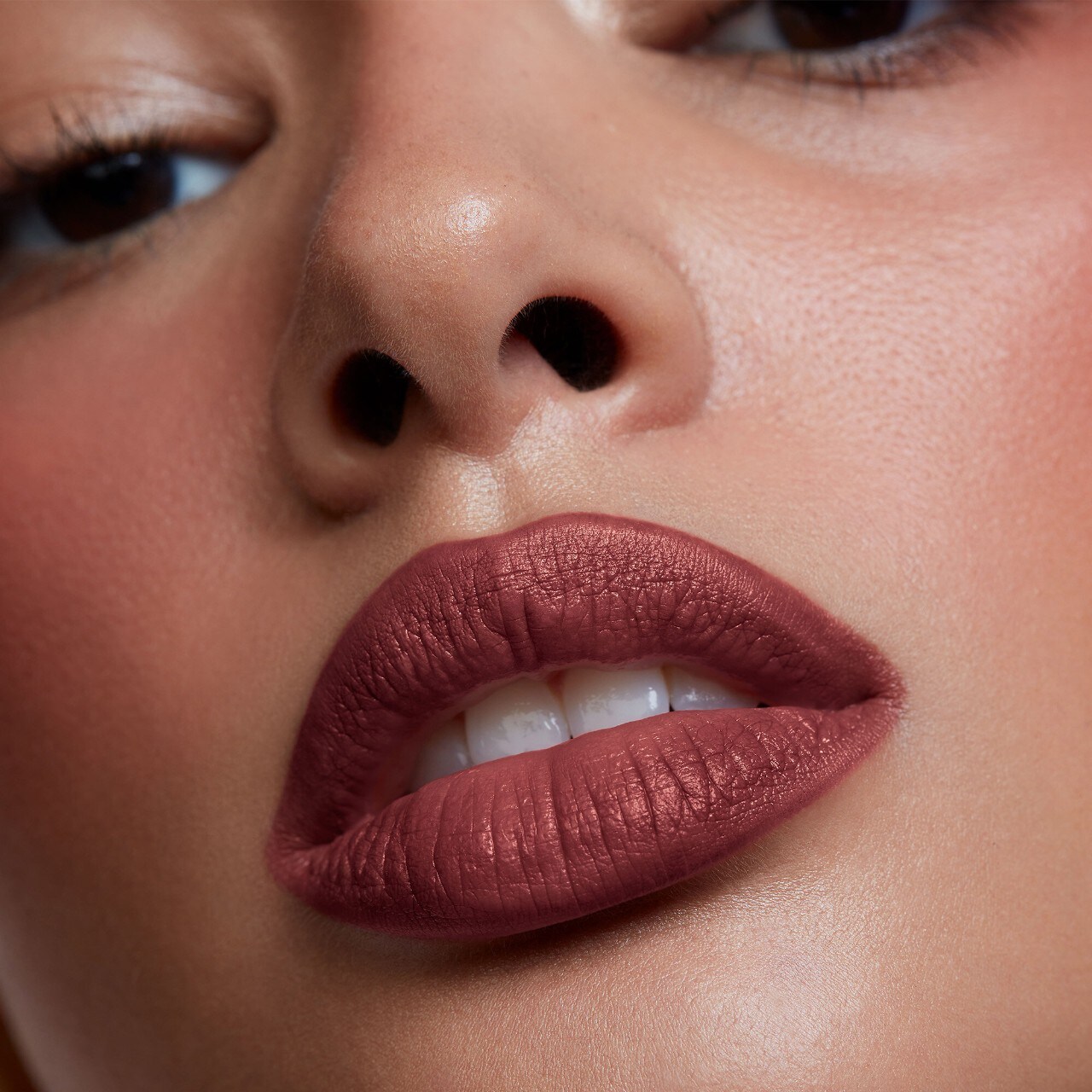 SILKY LIP CRÈME BLUSHING (LABIAL EN CREMA)